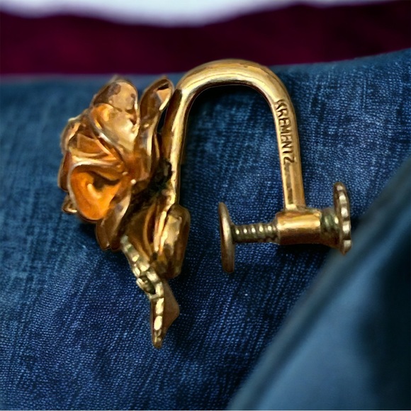 Krementz Rose Screw Back Earrings - Picture 3 of 3